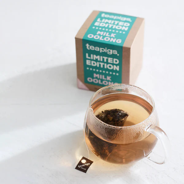 teapigs milk oolong i glaskop og æske