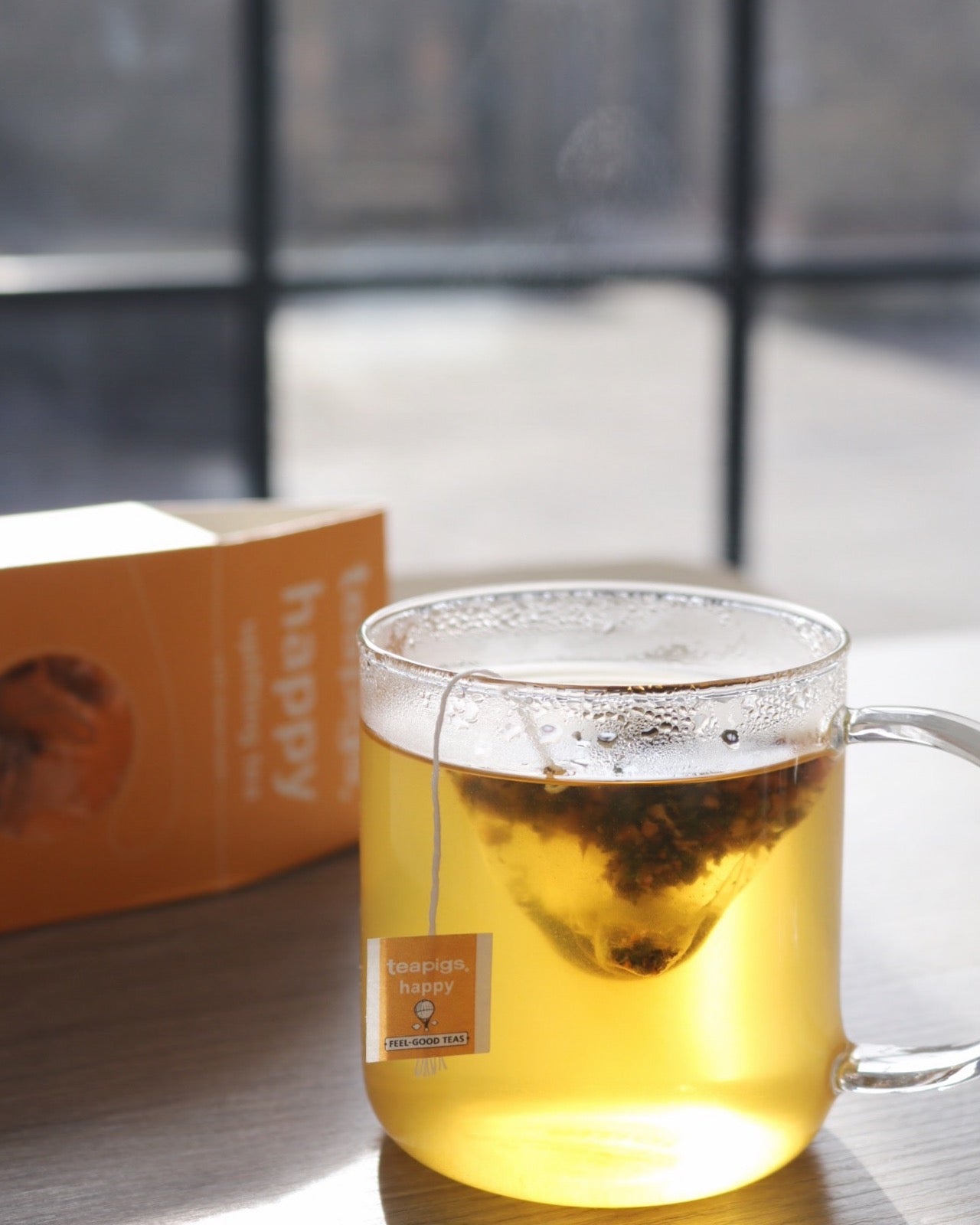 teapigs happy tea urtete i kop og solskin